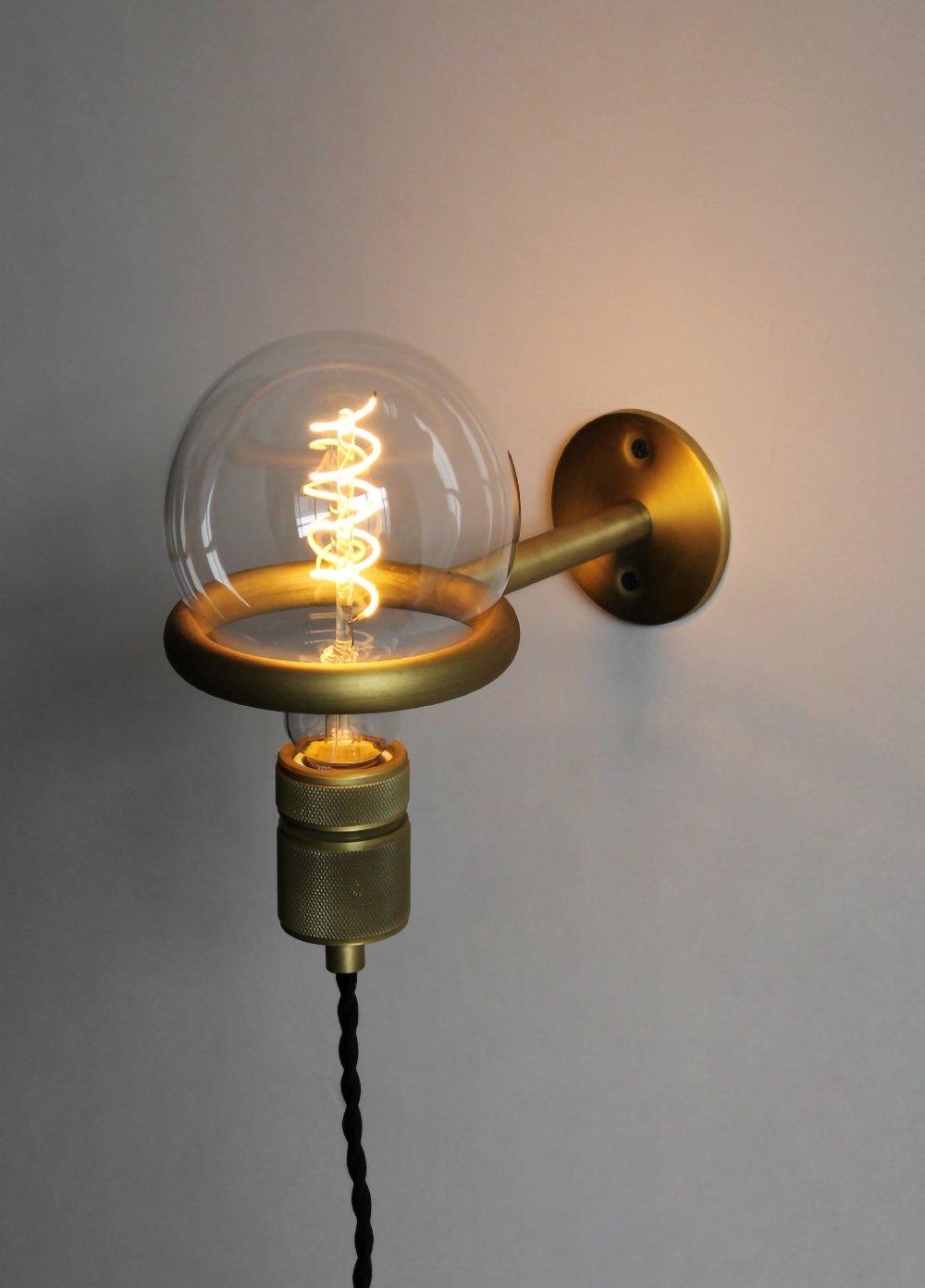 Loop Minimalist Vägglampa