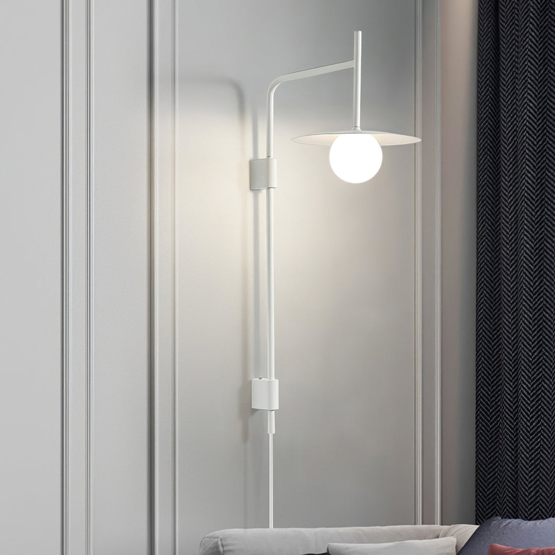 Gea Swing Arm Plug-in Vägglampa