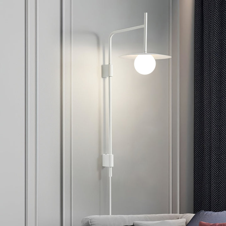 Gea Swing Arm Plug-in Vägglampa