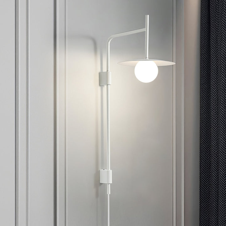 Gea Swing Arm Plug-in Vägglampa