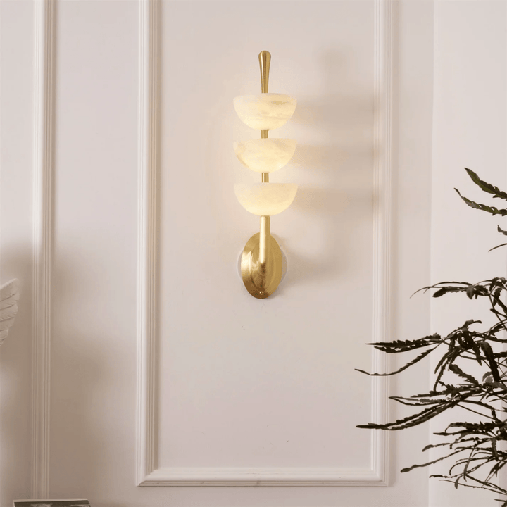 Triple Alabaster Vägglampa