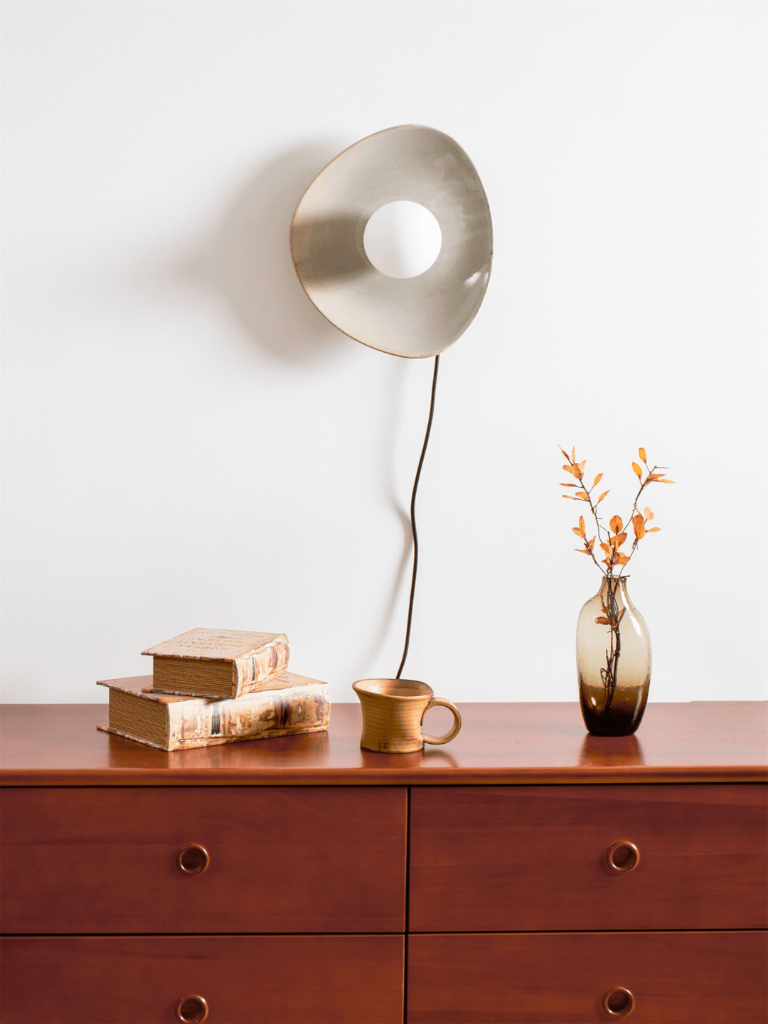 Pebble Disc Plug-in Vägglampa