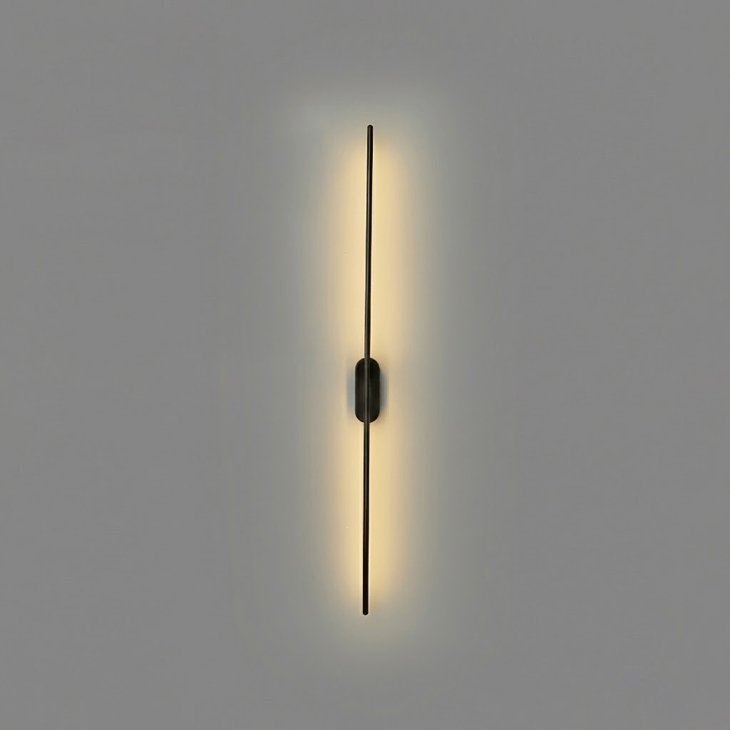 Stickformad Metallvägglampa