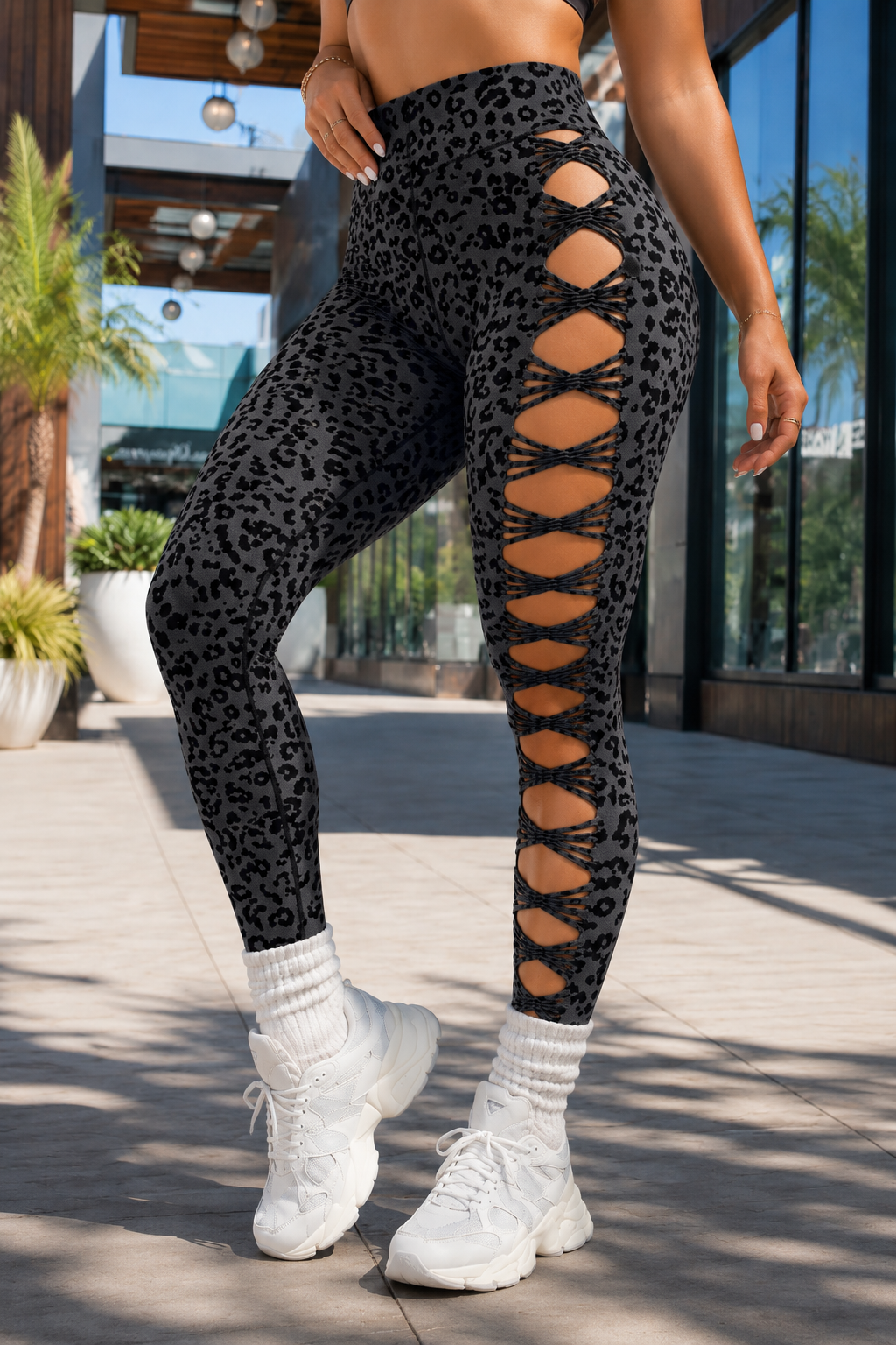 Wearlow – Legginsy z wycięciami i wzorem w leopardmönster
