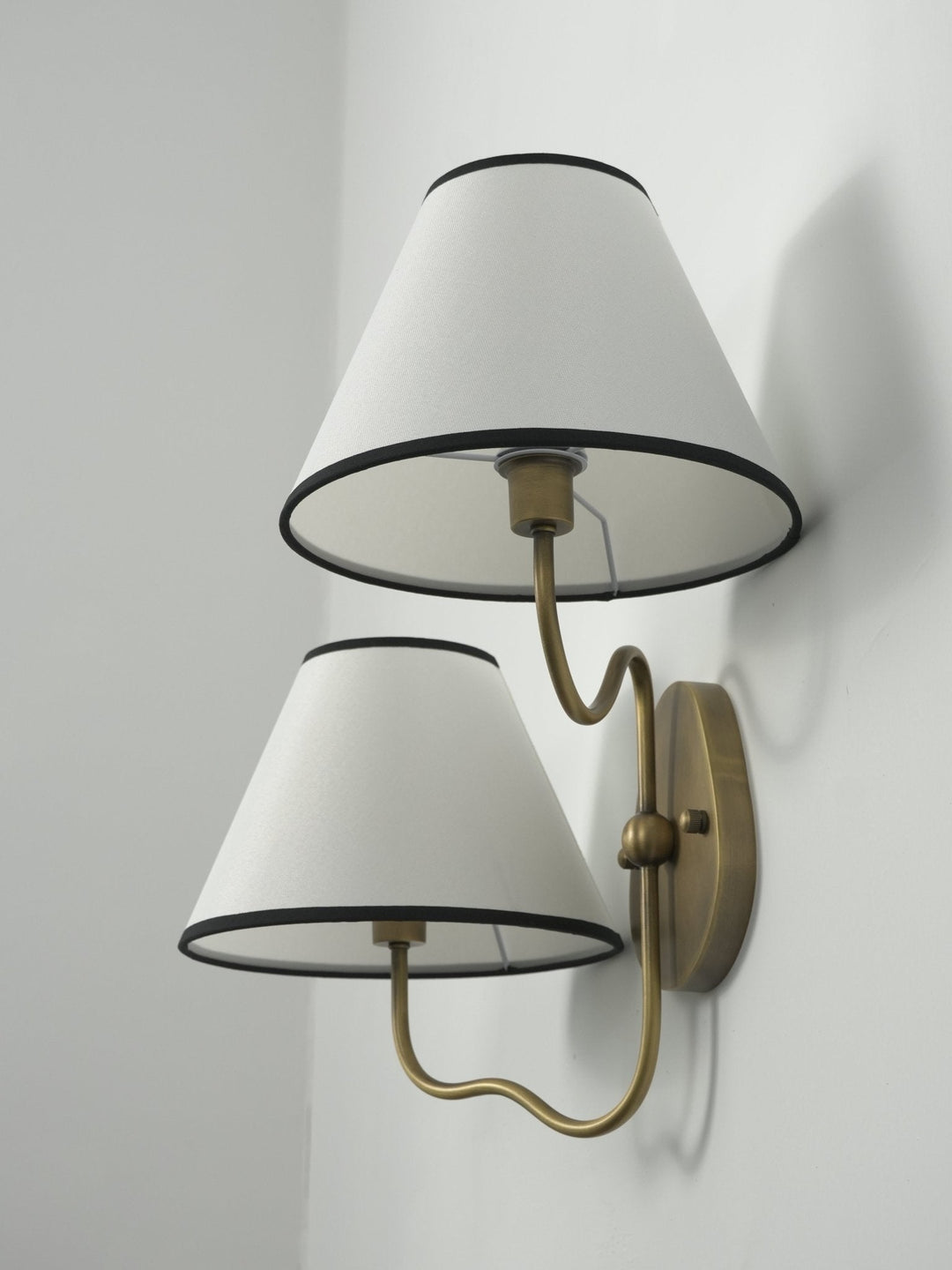 Clara Dubbel Vägglampa
