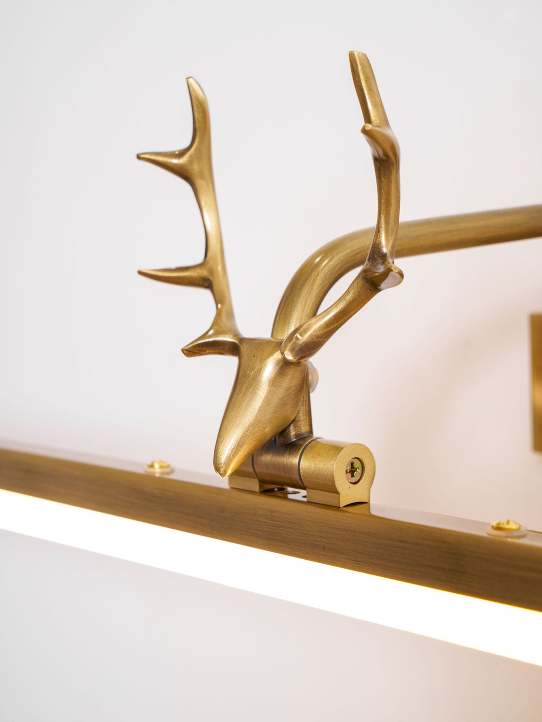 Adelaide Horn Vägglampa