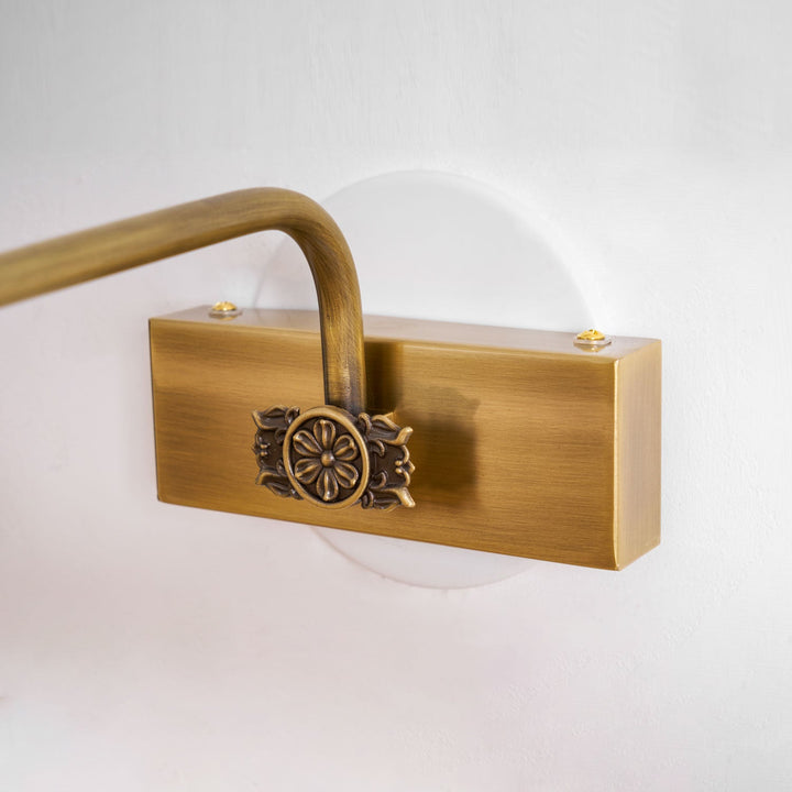 Adelaide Horn Vägglampa