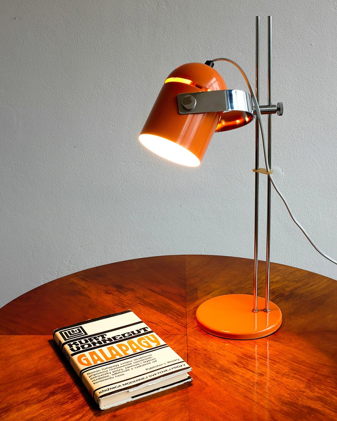 Adjusta Höj- och Sänkbar Skrivbordslampa