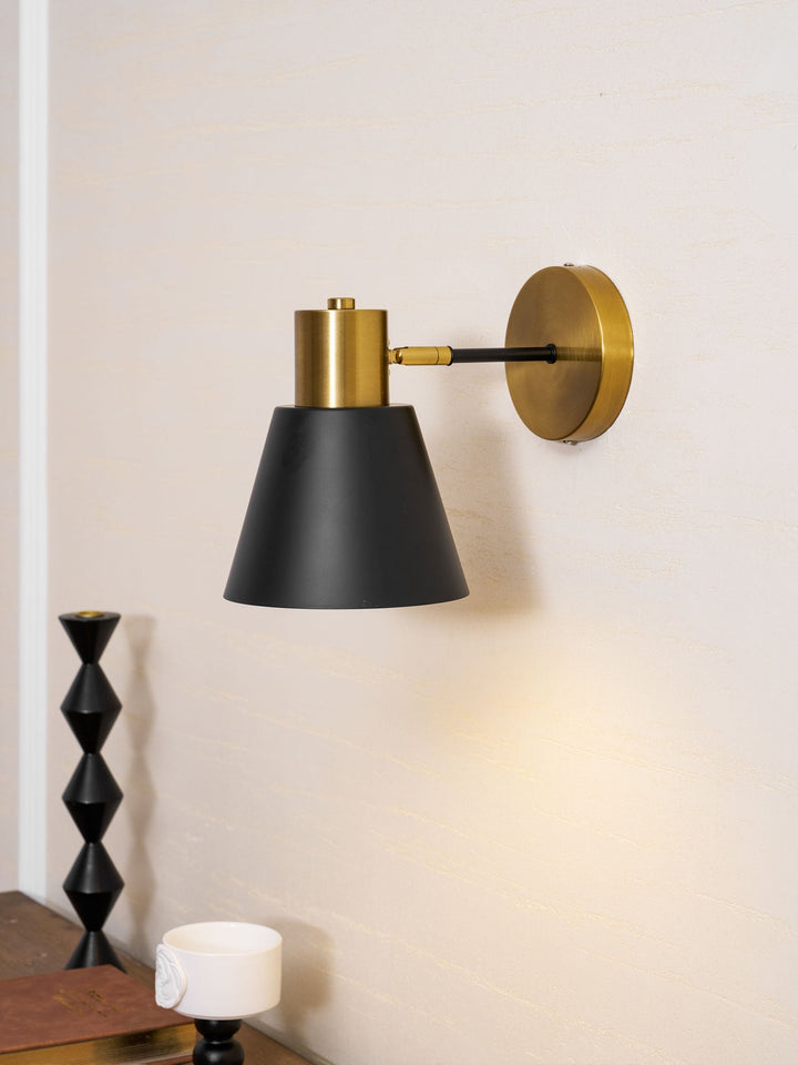 Justerbar Vägglampa med Arm