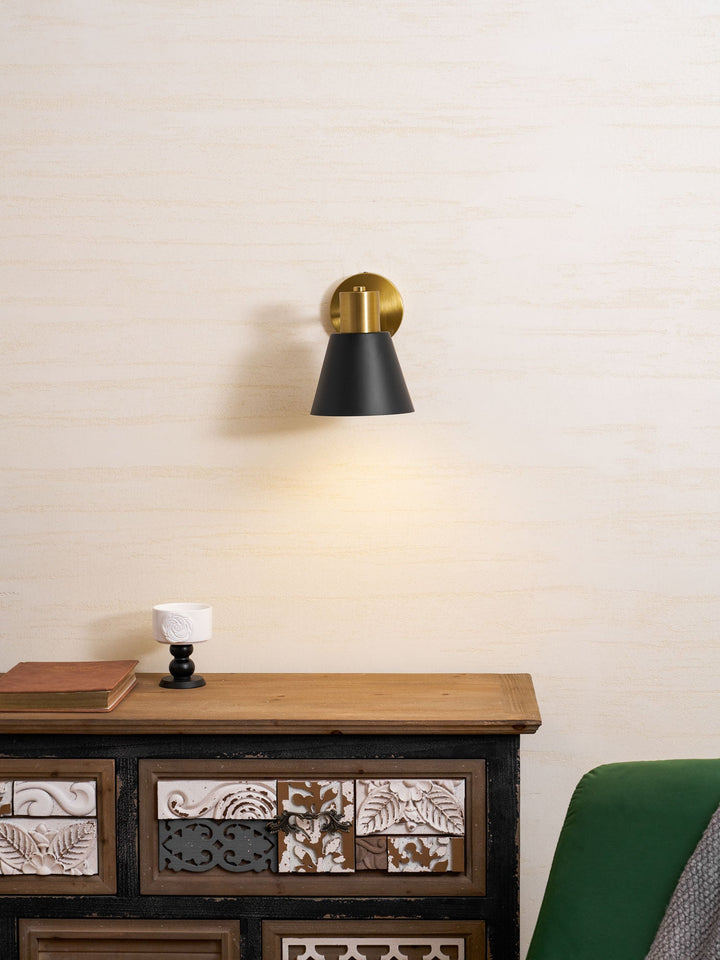 Justerbar Vägglampa med Arm