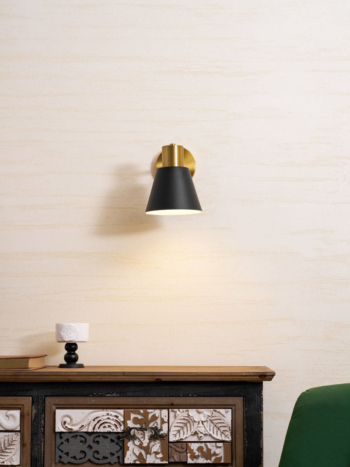 Justerbar Vägglampa med Arm