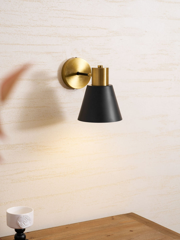 Justerbar Vägglampa med Arm