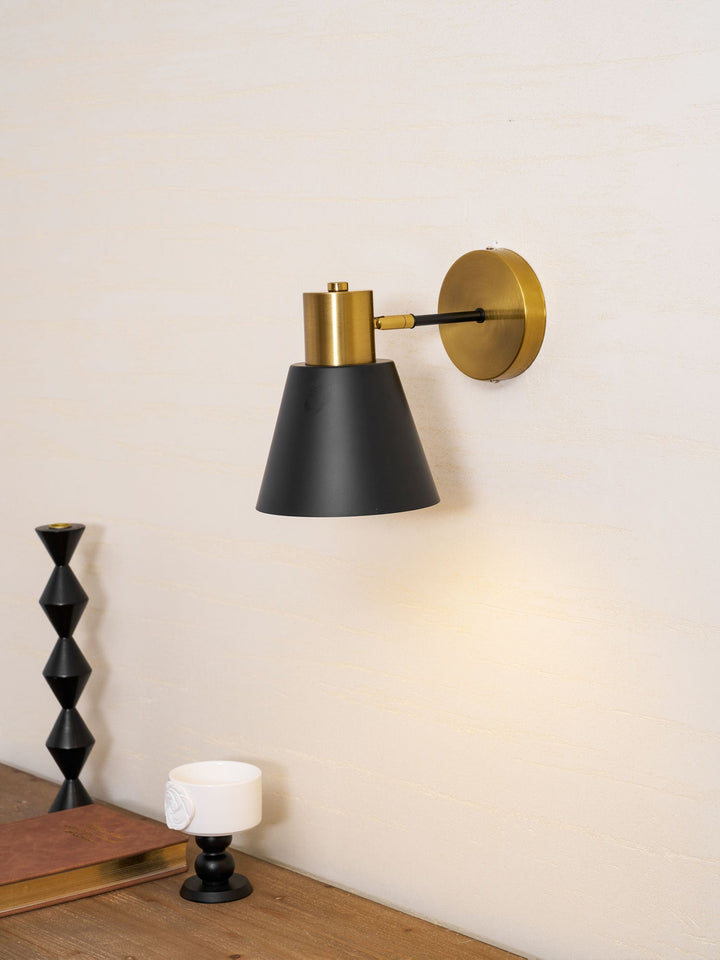Justerbar Vägglampa med Arm