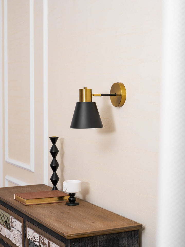 Justerbar Vägglampa med Arm