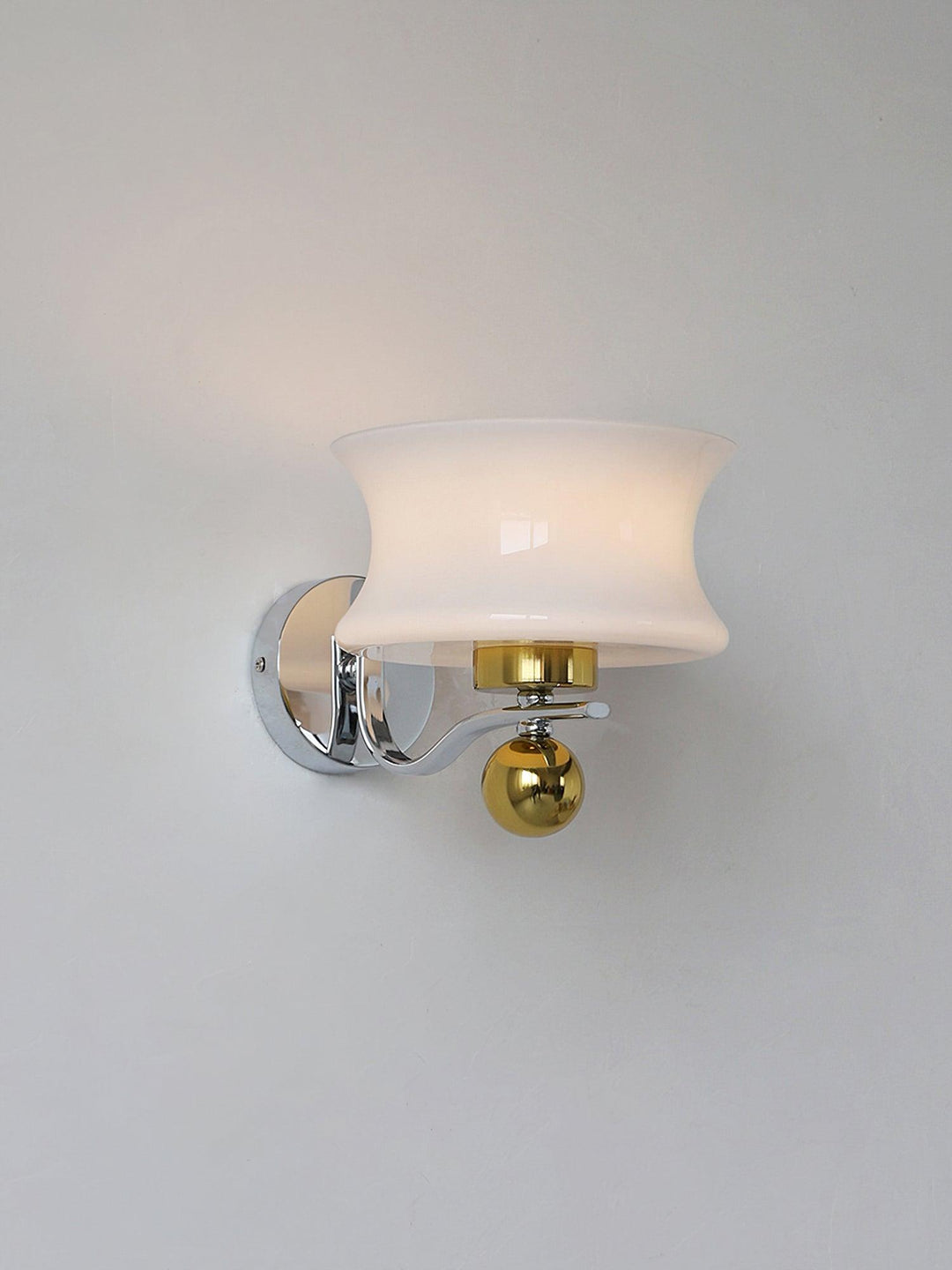 Adorn Vägglampa