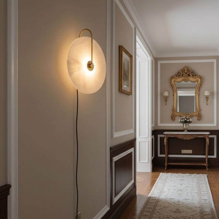 Alabaster LED Vägglampa med Stickkontakt