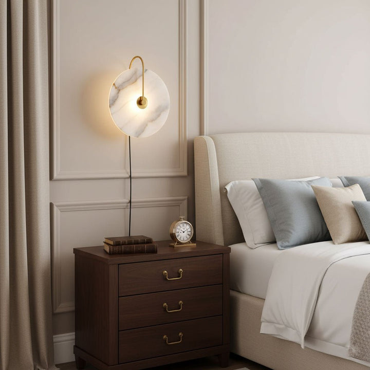 Alabaster LED Vägglampa med Stickkontakt
