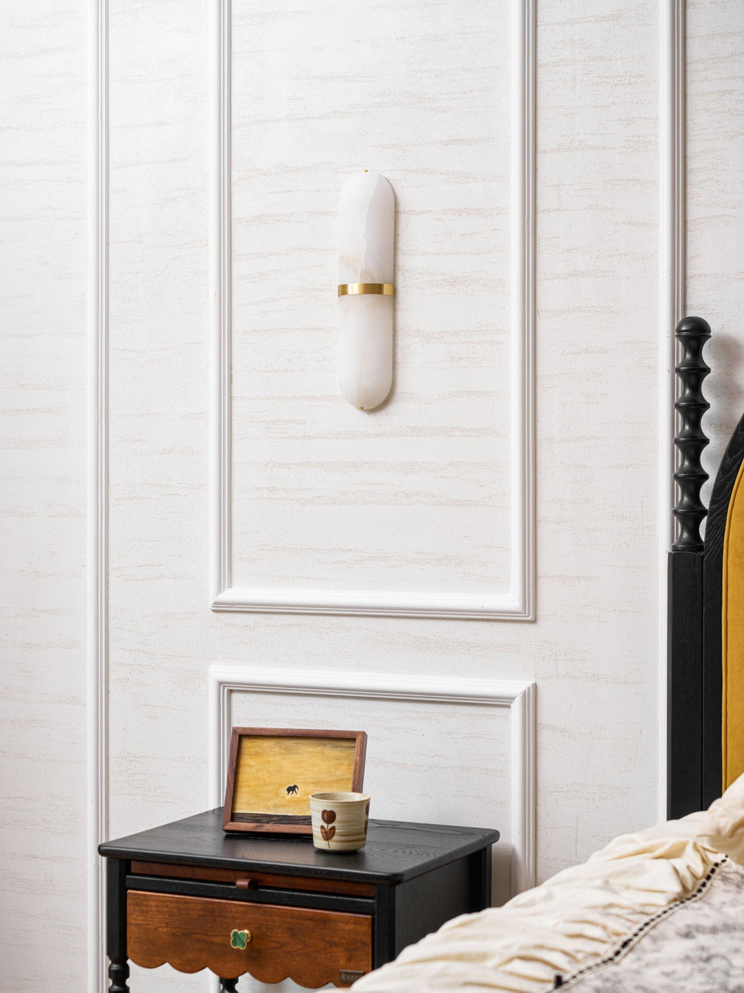 Alabaster Pill Vägglampa