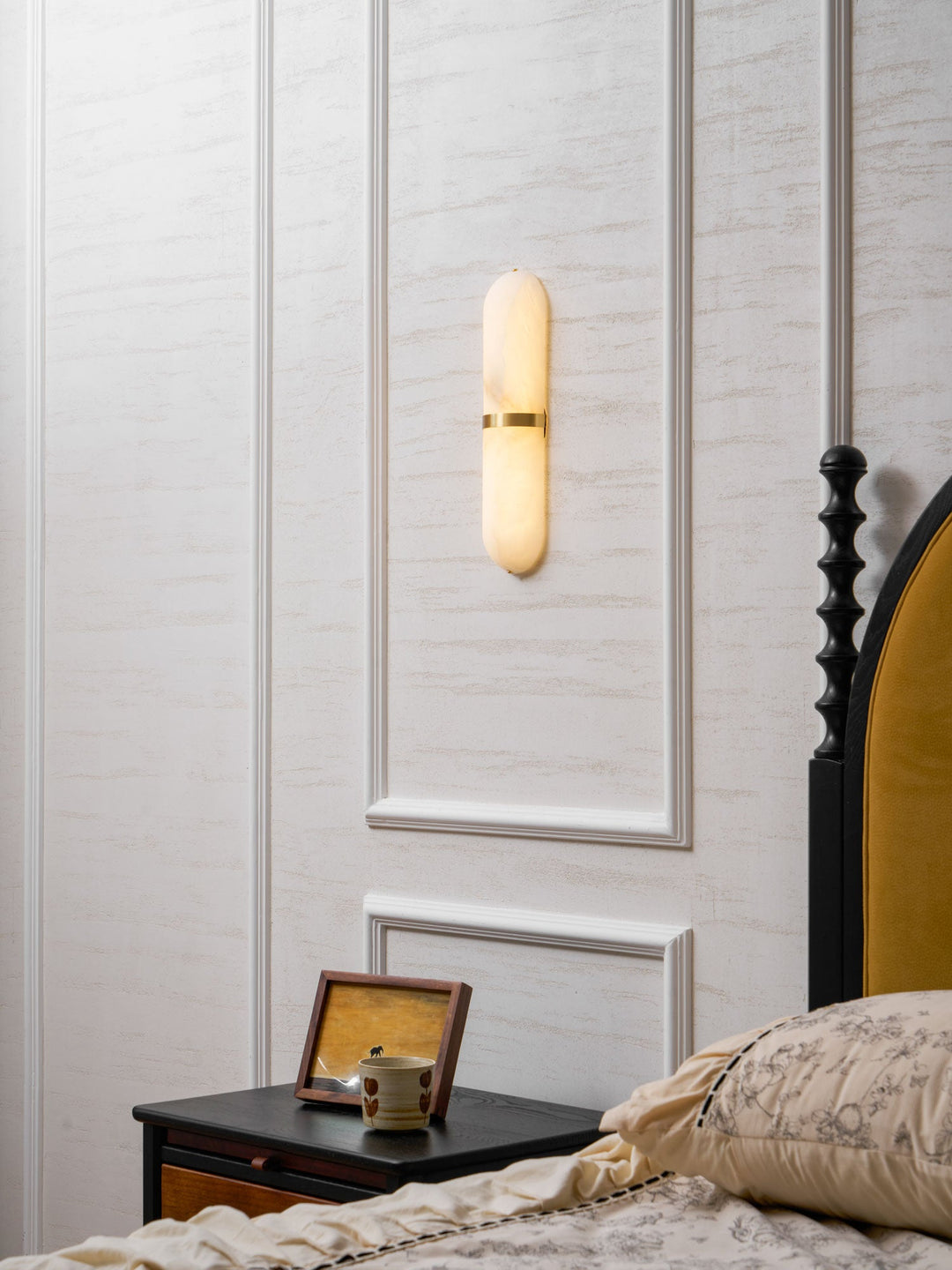 Alabaster Pill Vägglampa
