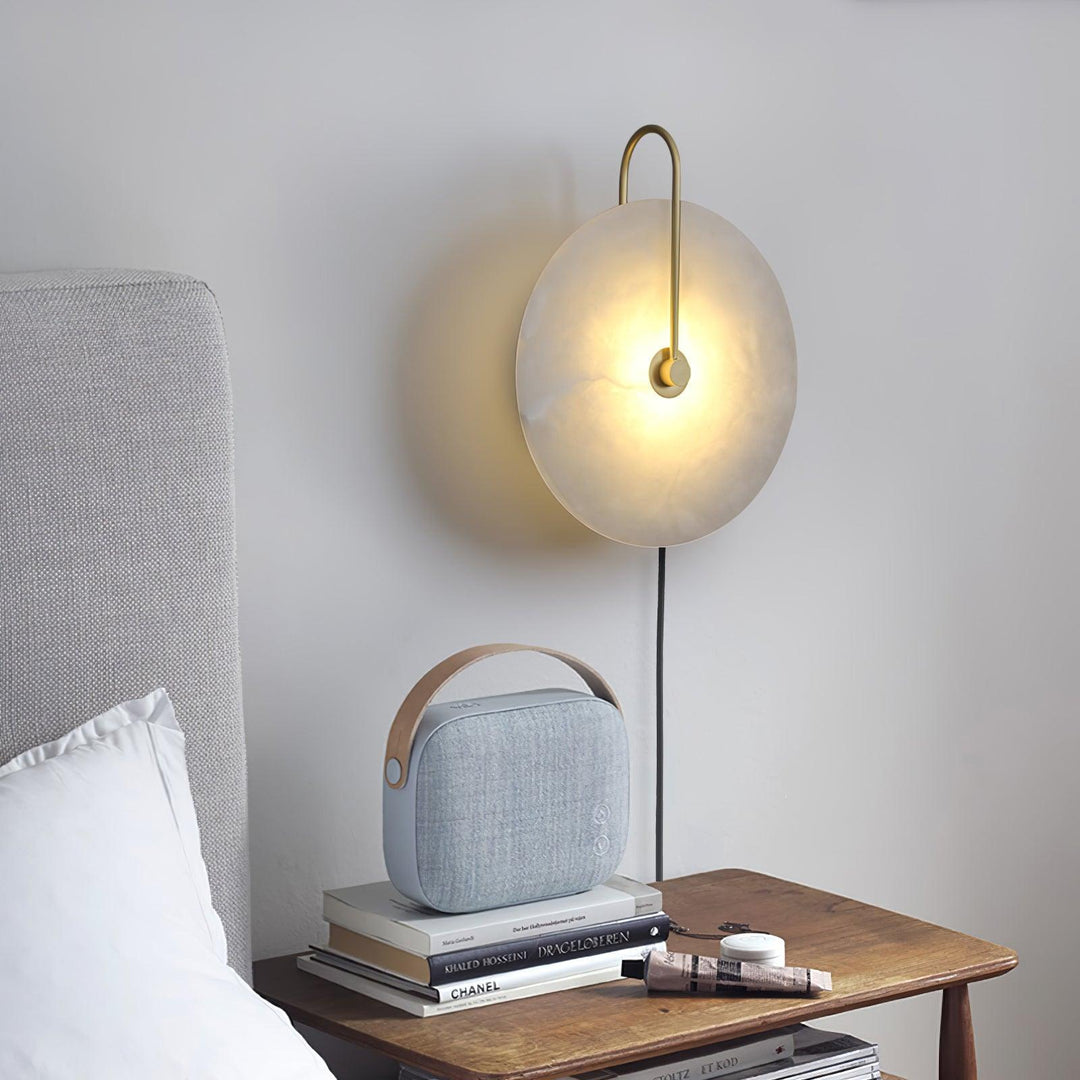 Alabaster LED Vägglampa med Stickkontakt