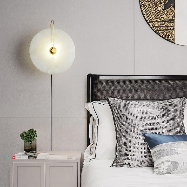 Alabaster LED Vägglampa med Stickkontakt
