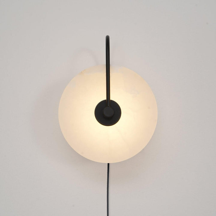 Alabaster LED Vägglampa med Stickkontakt