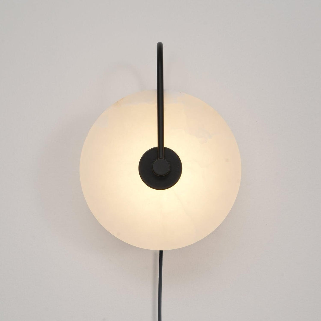 Alabaster LED Vägglampa med Stickkontakt
