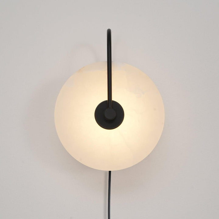 Alabaster LED Vägglampa med Stickkontakt