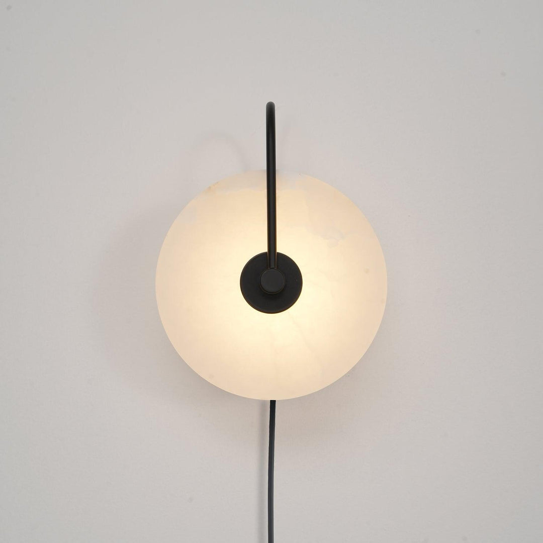 Alabaster LED Vägglampa med Stickkontakt