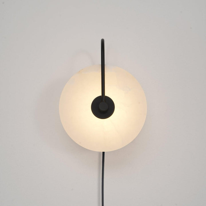 Alabaster LED Vägglampa med Stickkontakt