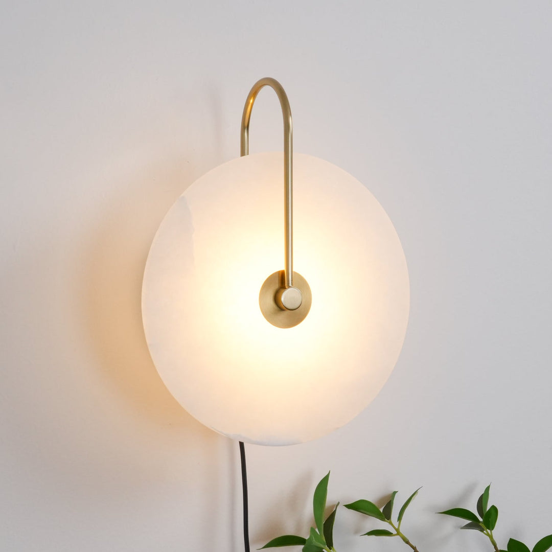 Alabaster LED Vägglampa med Stickkontakt