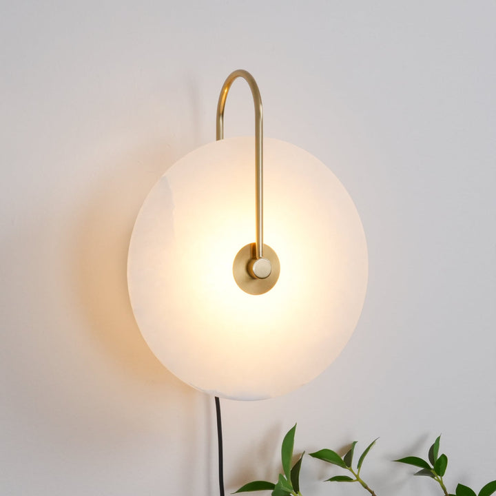Alabaster LED Vägglampa med Stickkontakt