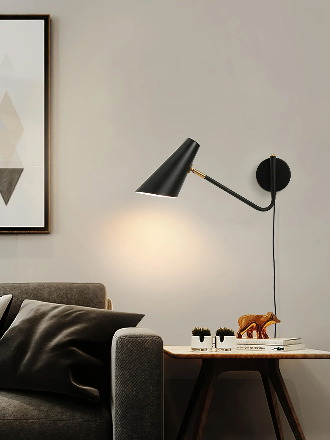 Apex Vägglampa med Kontakt