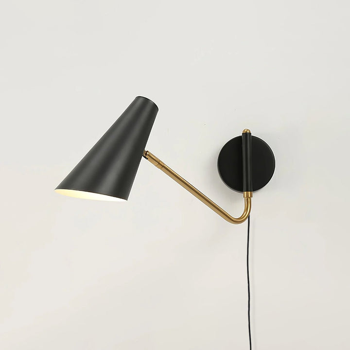 Apex Vägglampa med Kontakt