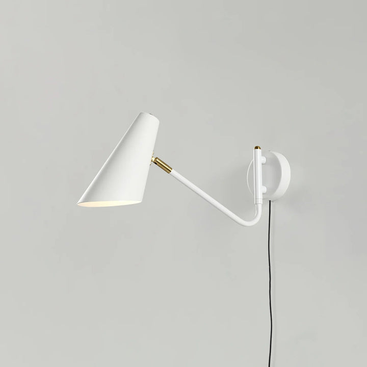 Apex Vägglampa med Kontakt