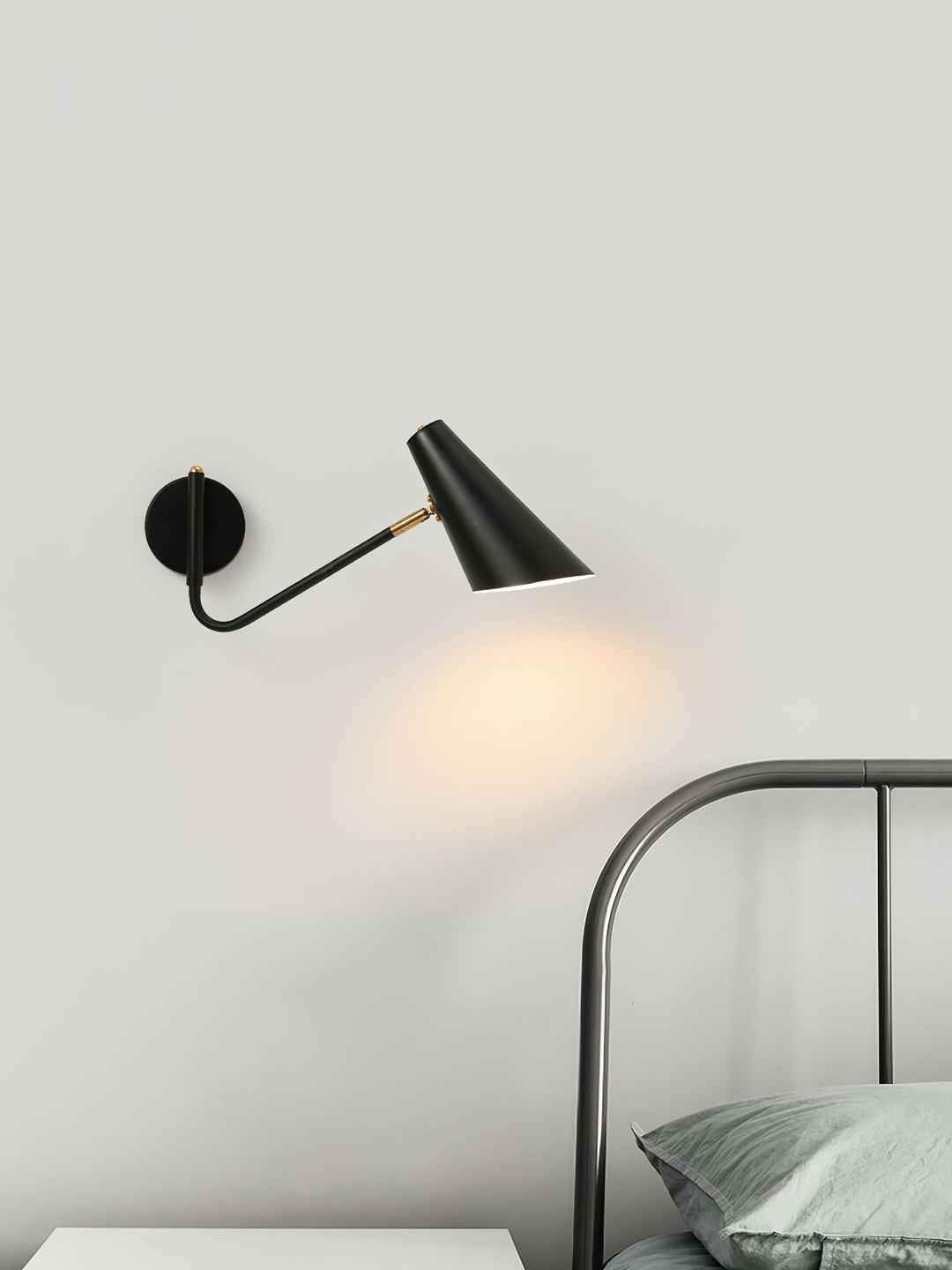 Apex Vägglampa