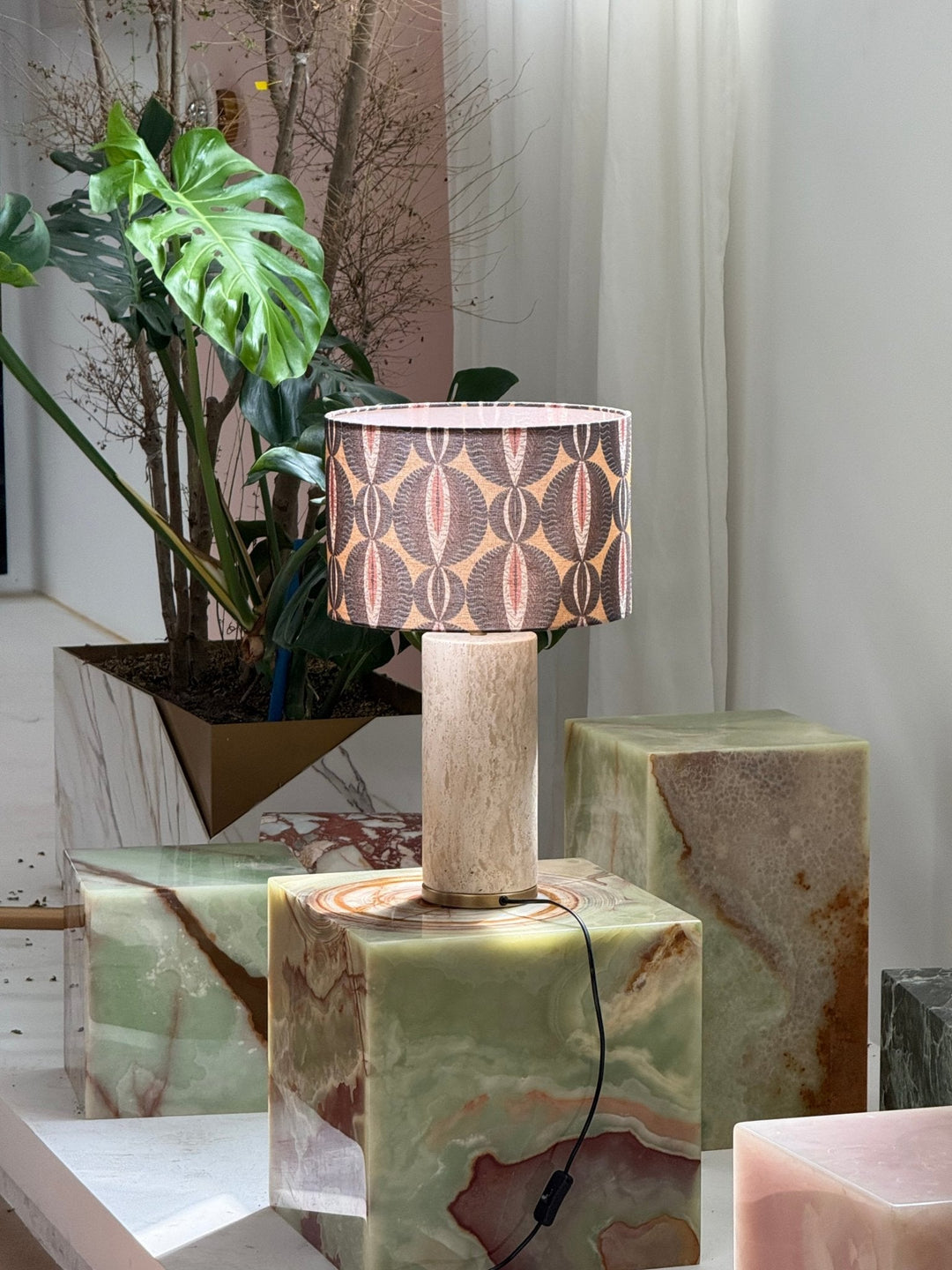 Aria Sten Bordslampa