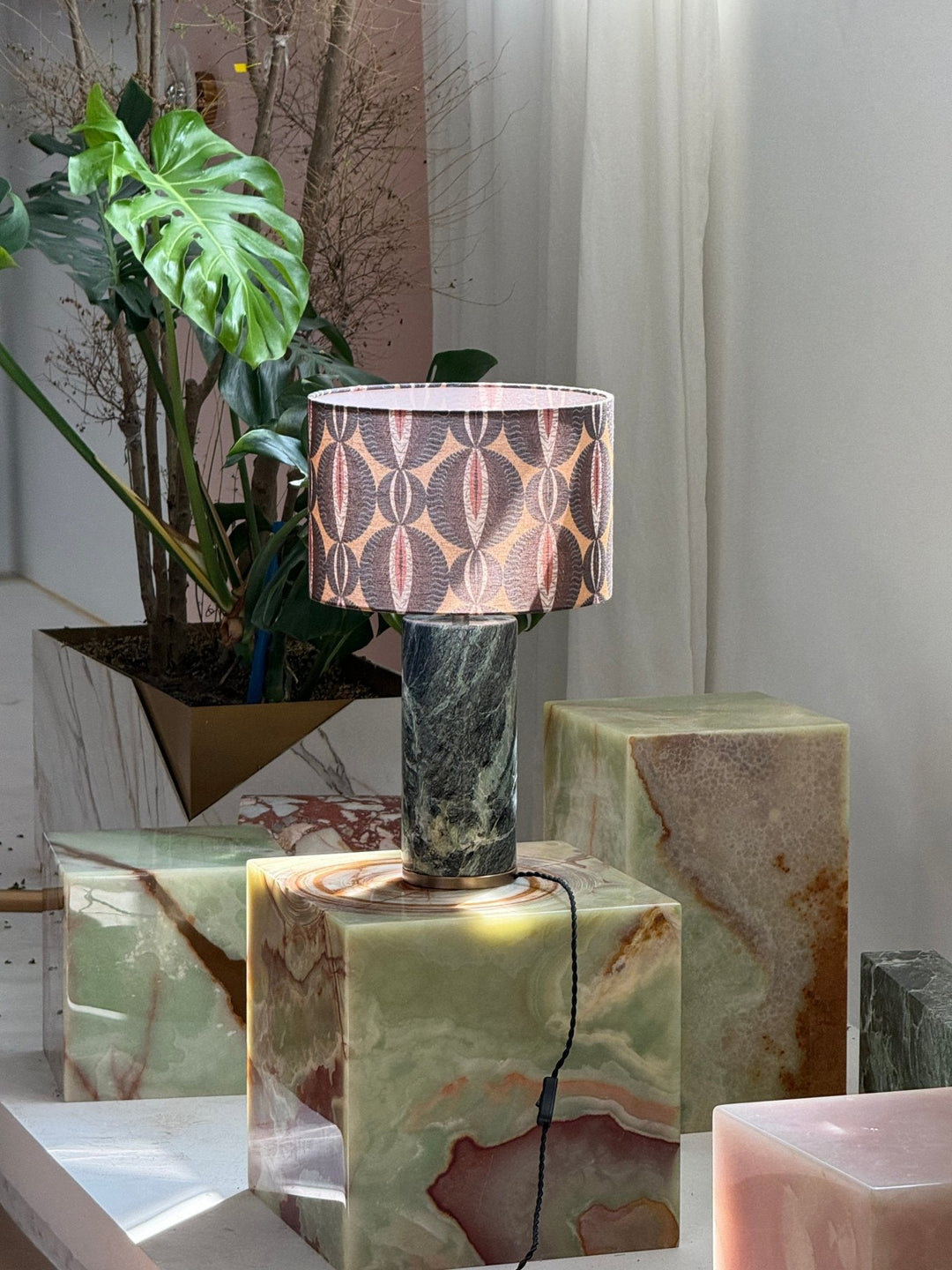 Aria Sten Bordslampa
