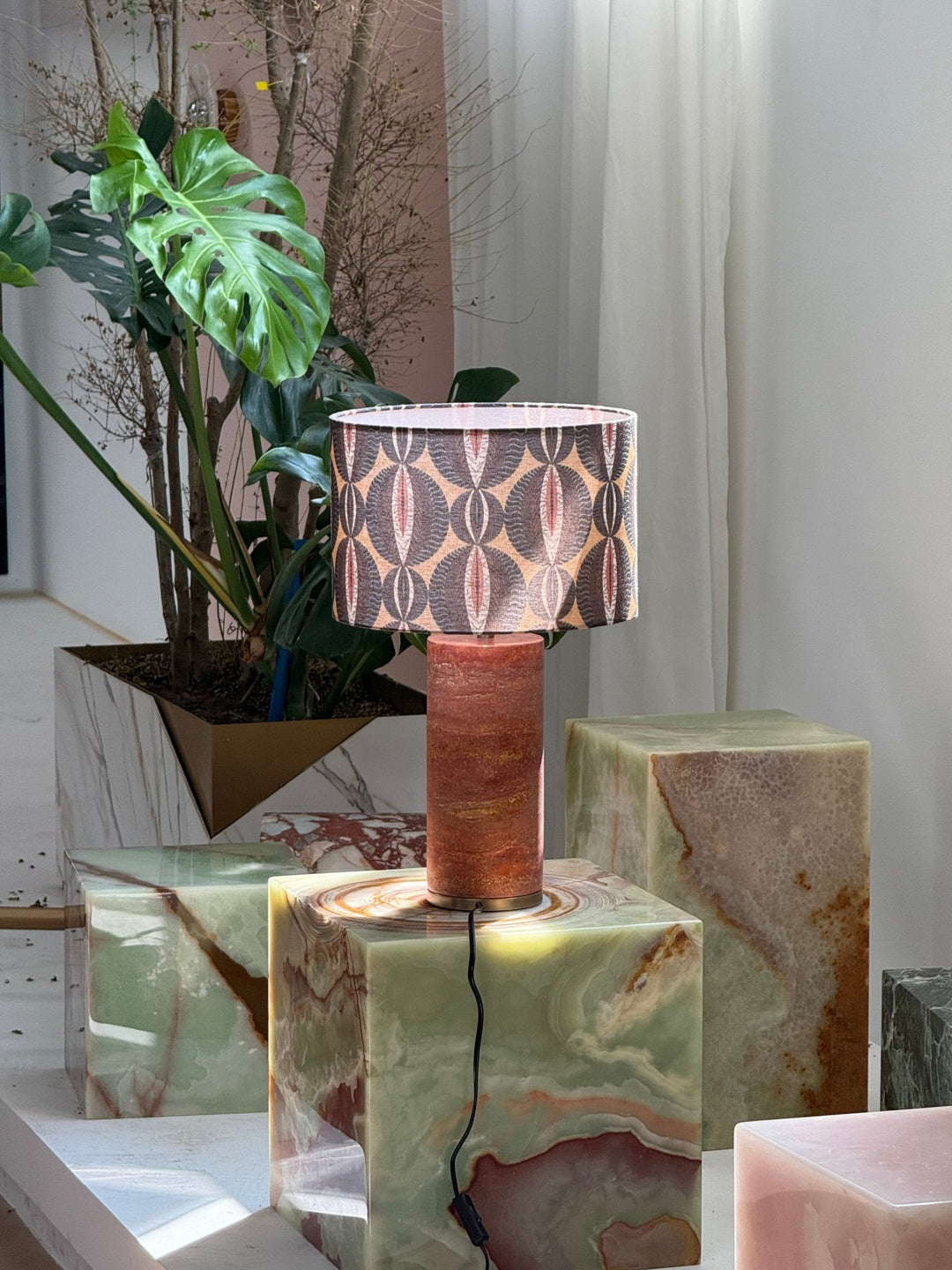 Aria Sten Bordslampa