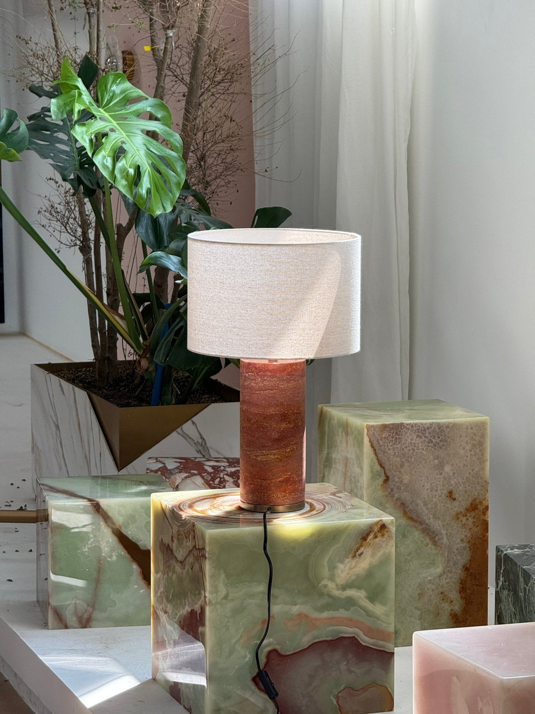 Aria Sten Bordslampa