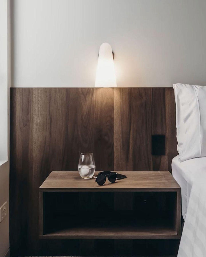 Konisk Glasvägglampa