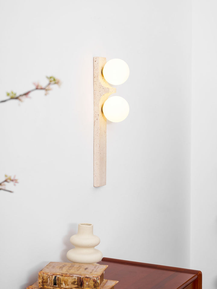 Asymmetrisk Travertin Vägglampa