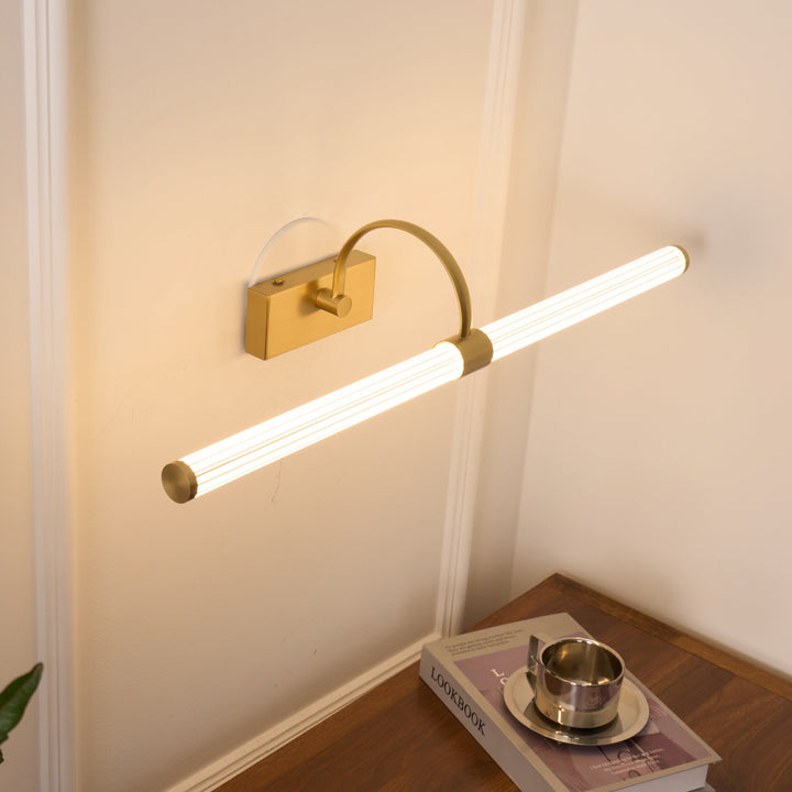 Avery Vägglampa
