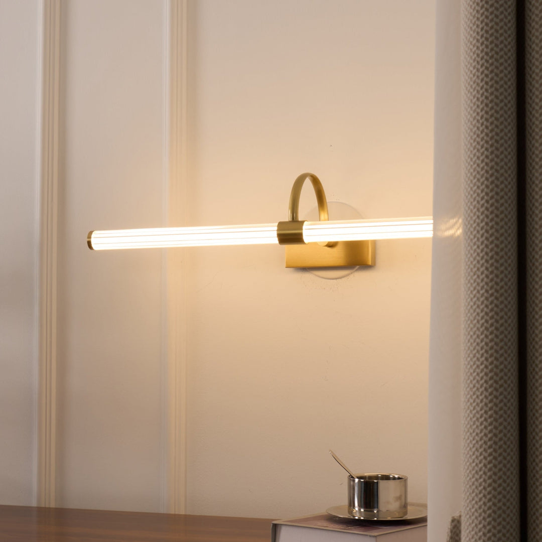 Avery Vägglampa