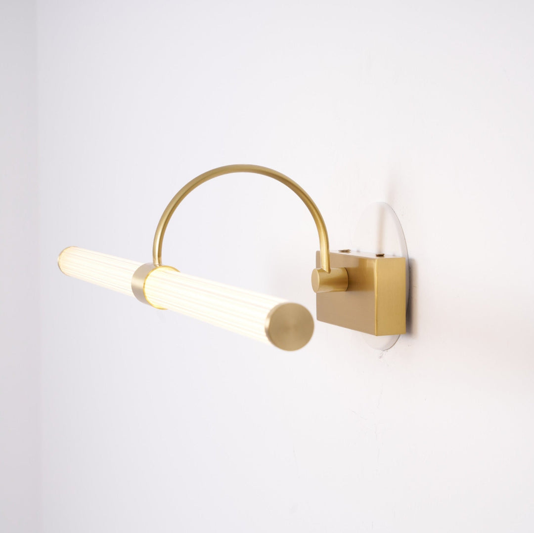 Avery Vägglampa