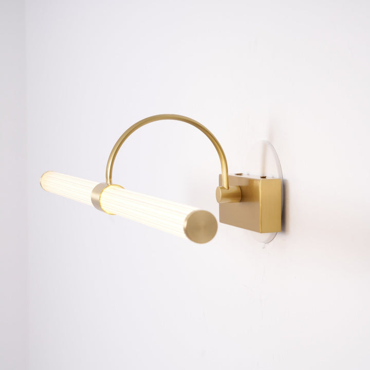 Avery Vägglampa