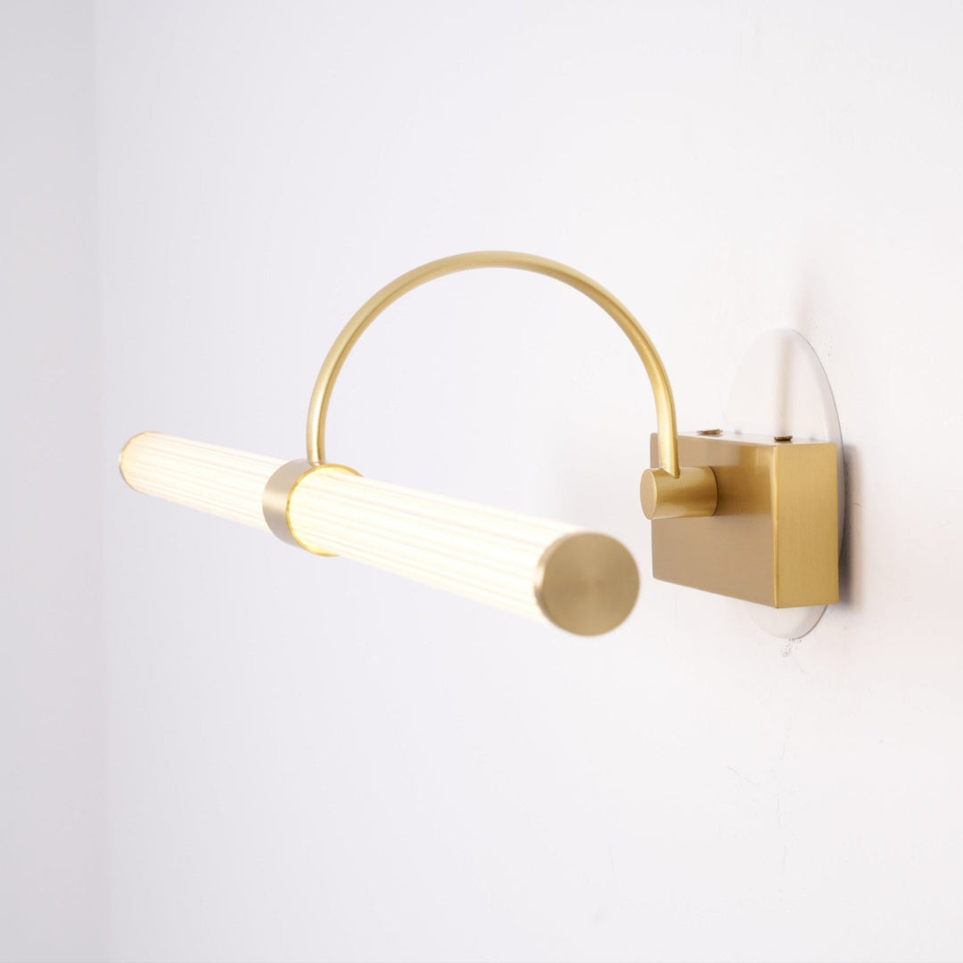 Avery Vägglampa