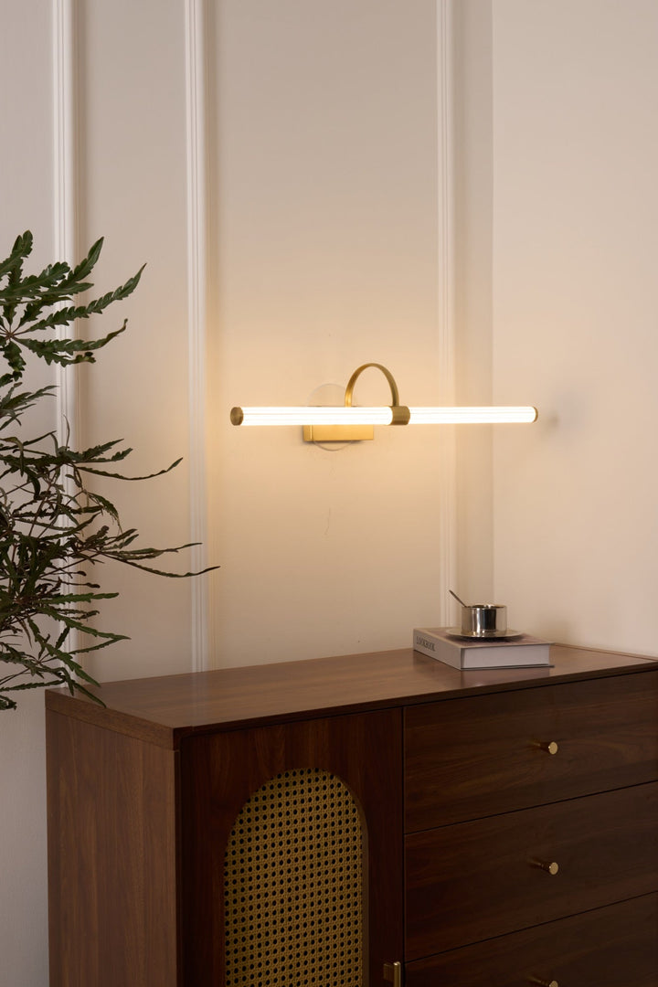 Avery Vägglampa