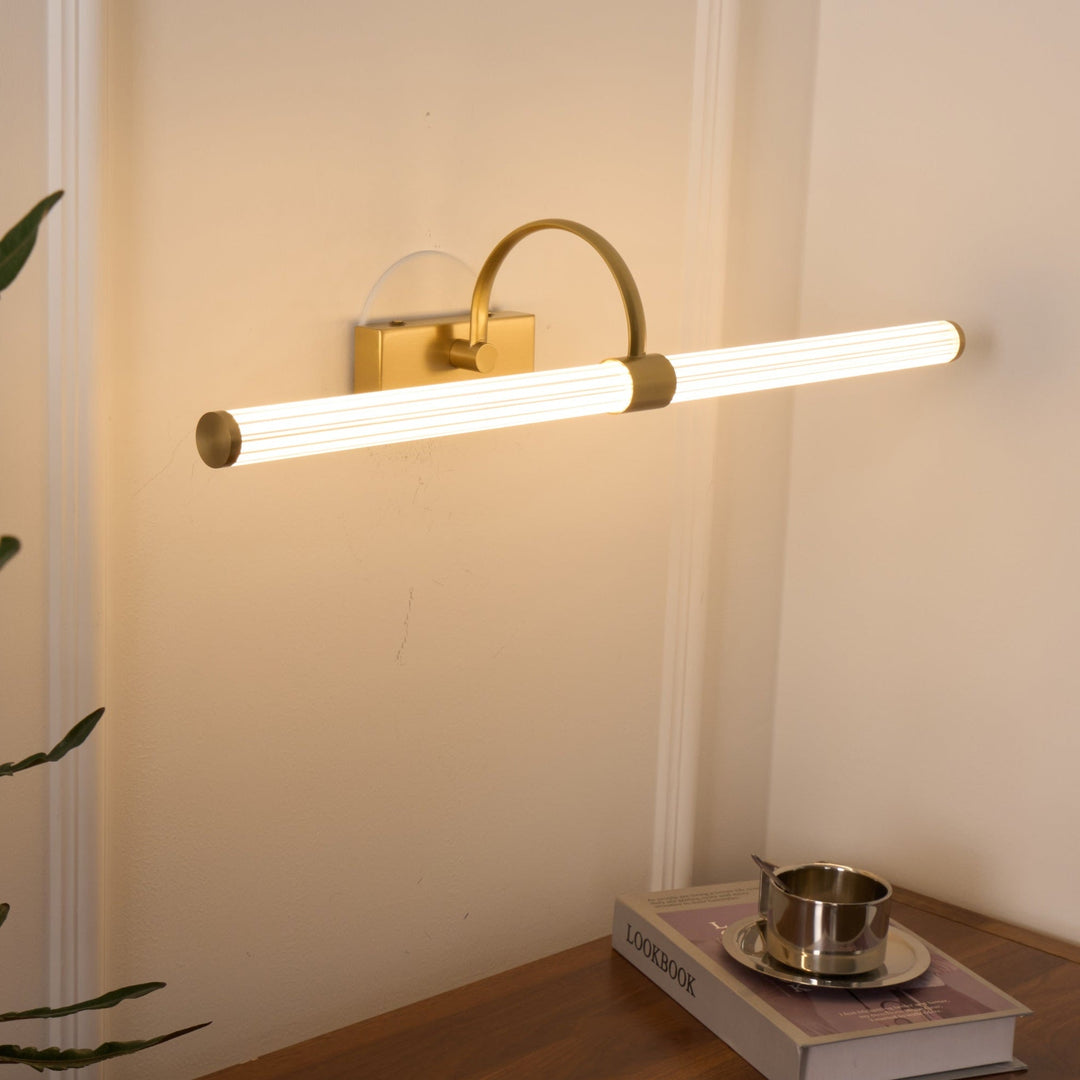 Avery Vägglampa