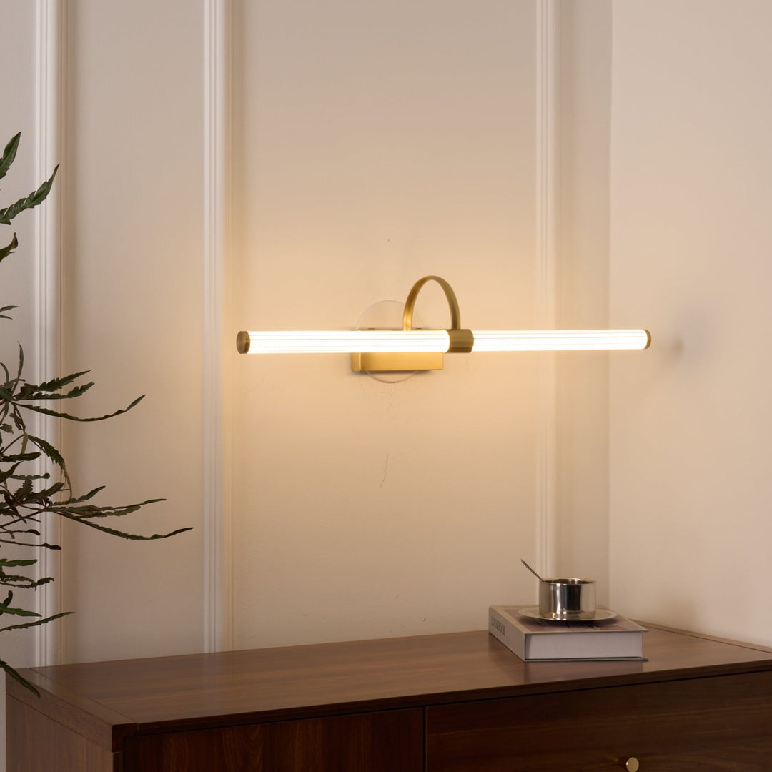 Avery Vägglampa